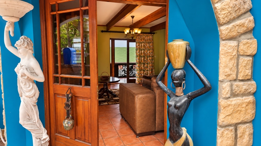 4 Bedroom Property for Sale in Brenton On Sea Western Cape
